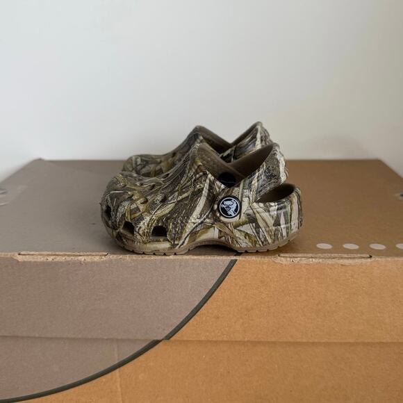 Crocs Camo Baby Slip On Sandal - SZ 2/3 - Picture 4 of 7